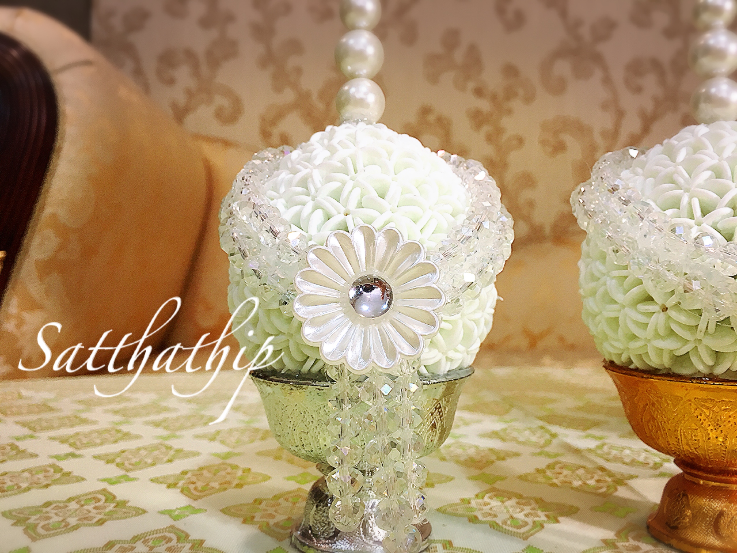 พานพุ่ม - พานพุ่มสักการะ - พานพุ่มดอกรัก - พานพุ่มดอกรักประดิษฐ์ (พลาสติก) - พานพุ่มสีขาว - Panpum