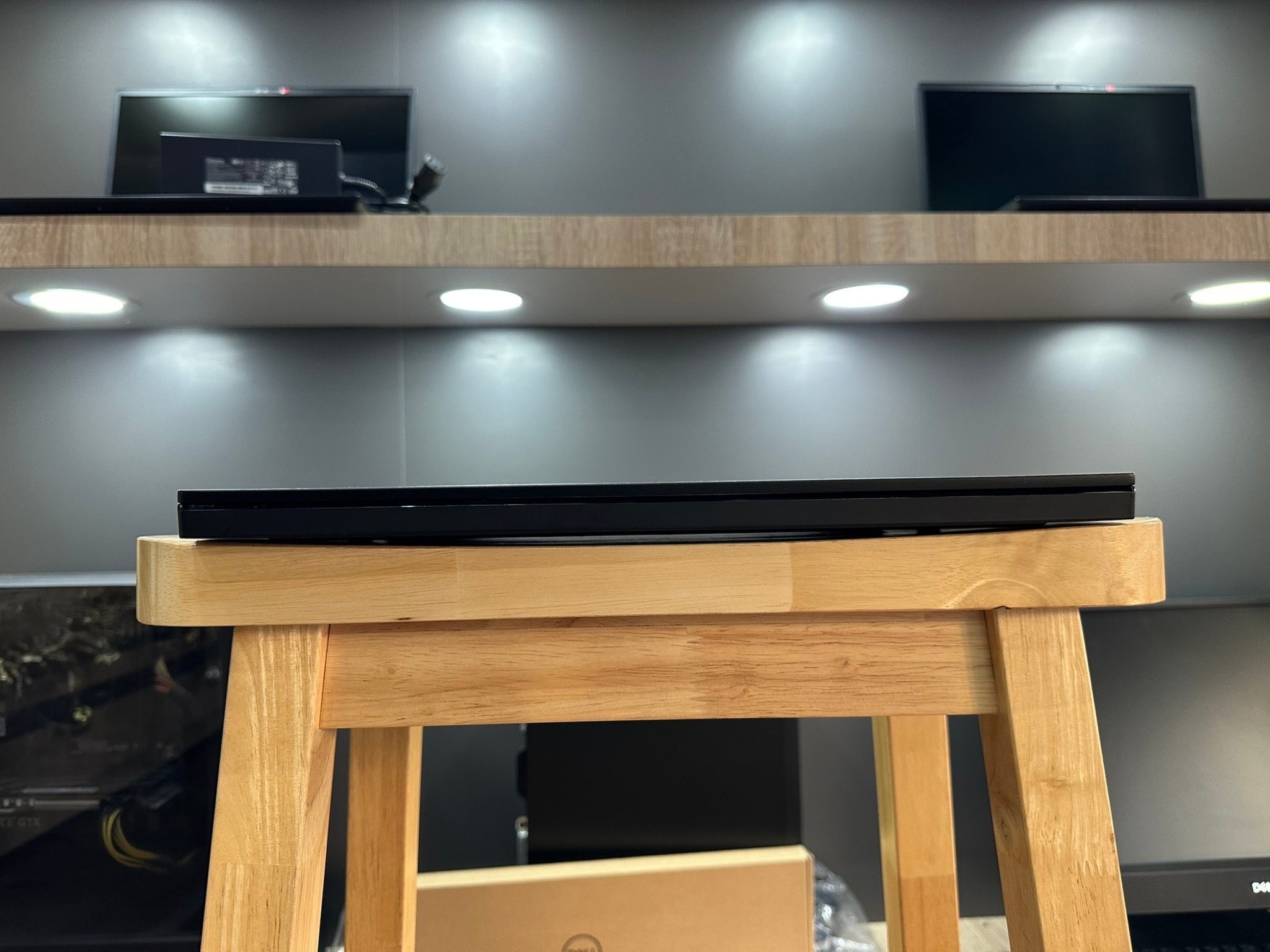 MSI STEALTH GS66 12UHS-253TH (CORE BLACK)