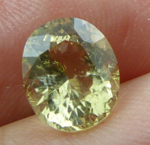 สคาโพไลท์สีเหลือง (Scapolite) 1.70 กะรัต