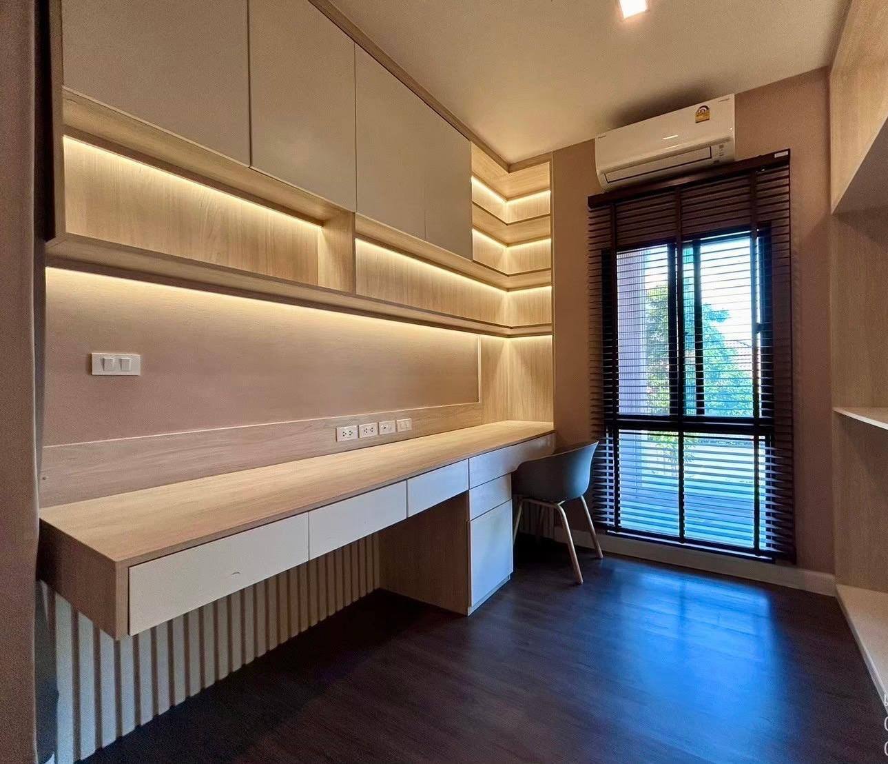 Bangkok Blue Lerwad Srinakarin-Bangna