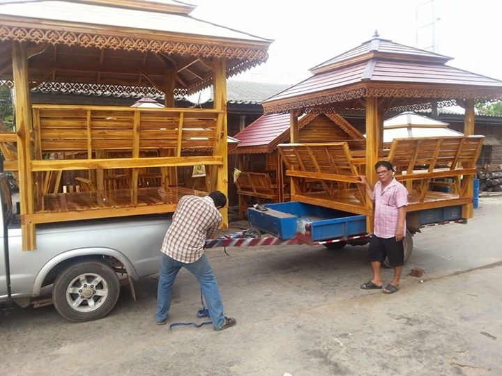 ( รหัส B2-กั้นเสา ) ศาลา ไม้สัก สีขาว คาขาว หลังตั้ง มีกั้นติดเสา2ด้าน /ขนาด 2x2x3 เมตร