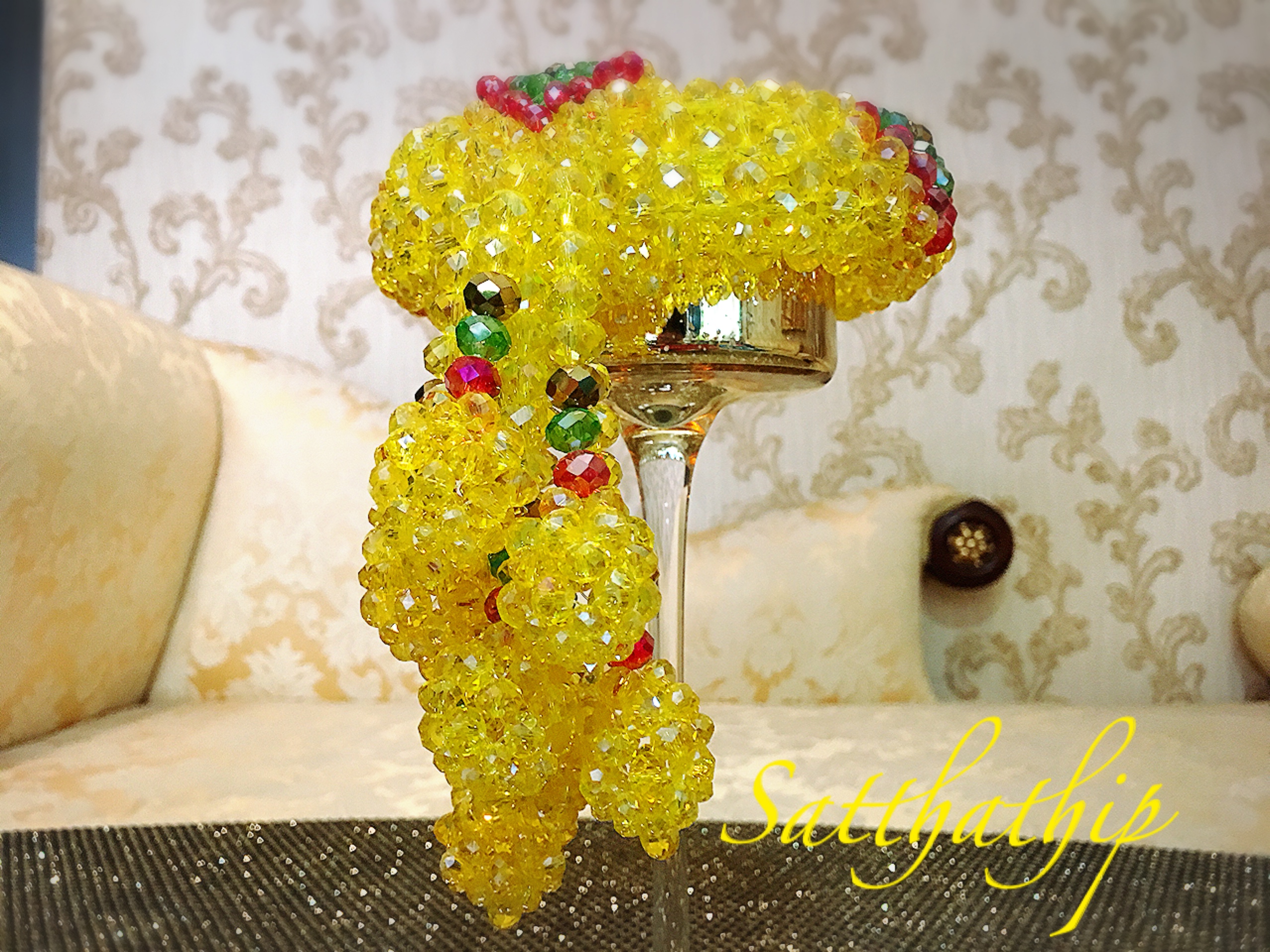 พวงมาลัยคริสตัล สีเหลือง - Crystal Garland