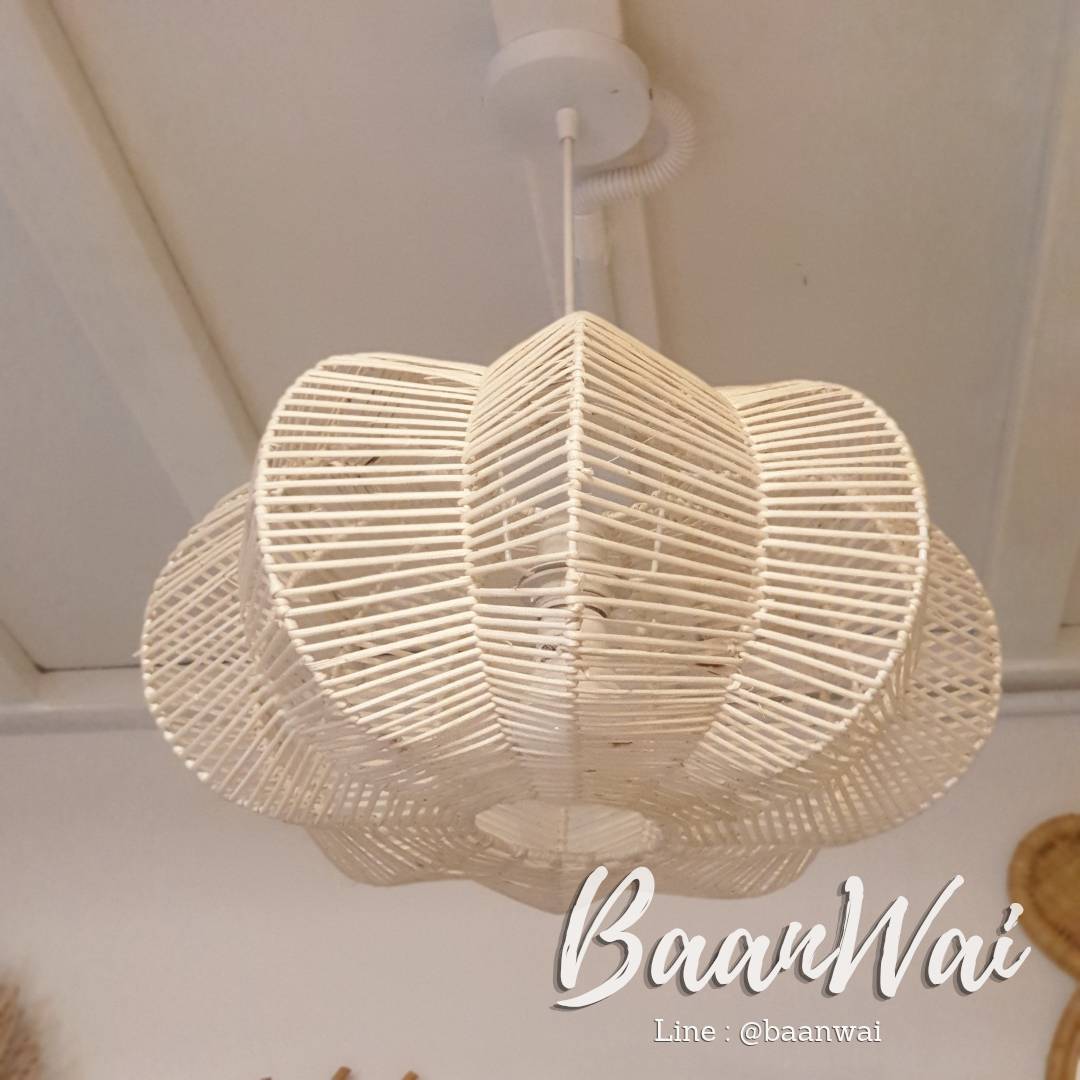 โคมไฟหวายฟอกขาว ทรงมะเฟือง (โคมไฟ)