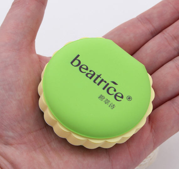 สมุดฉีกรูปมาการอง