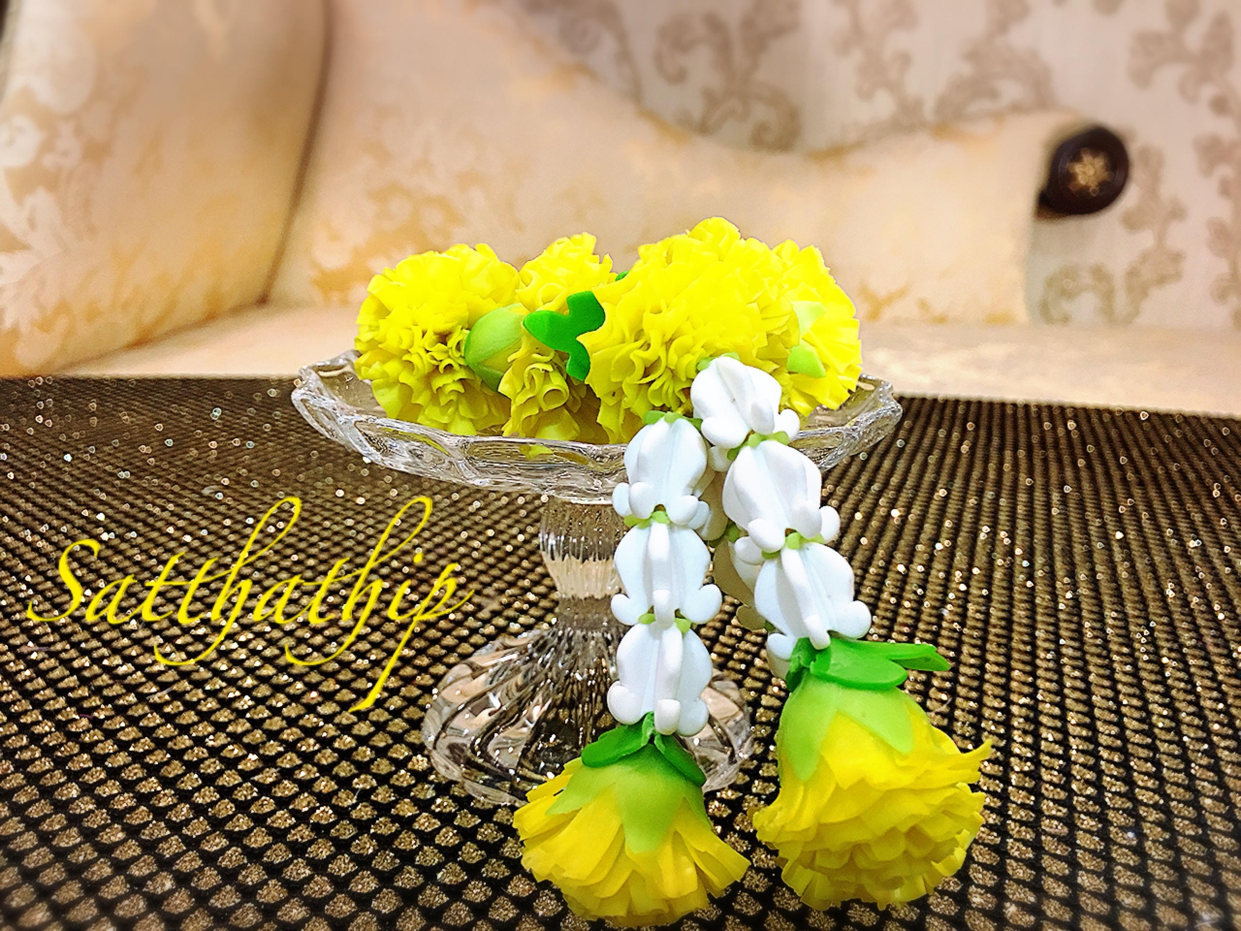 พวงมาลัยดอกดาวเรือง ประดิษฐ์จากดิน - Marigold garland - Marigold mala