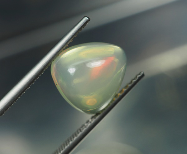 โอปอลหลากสี (Opal) 2.10 กะรัต