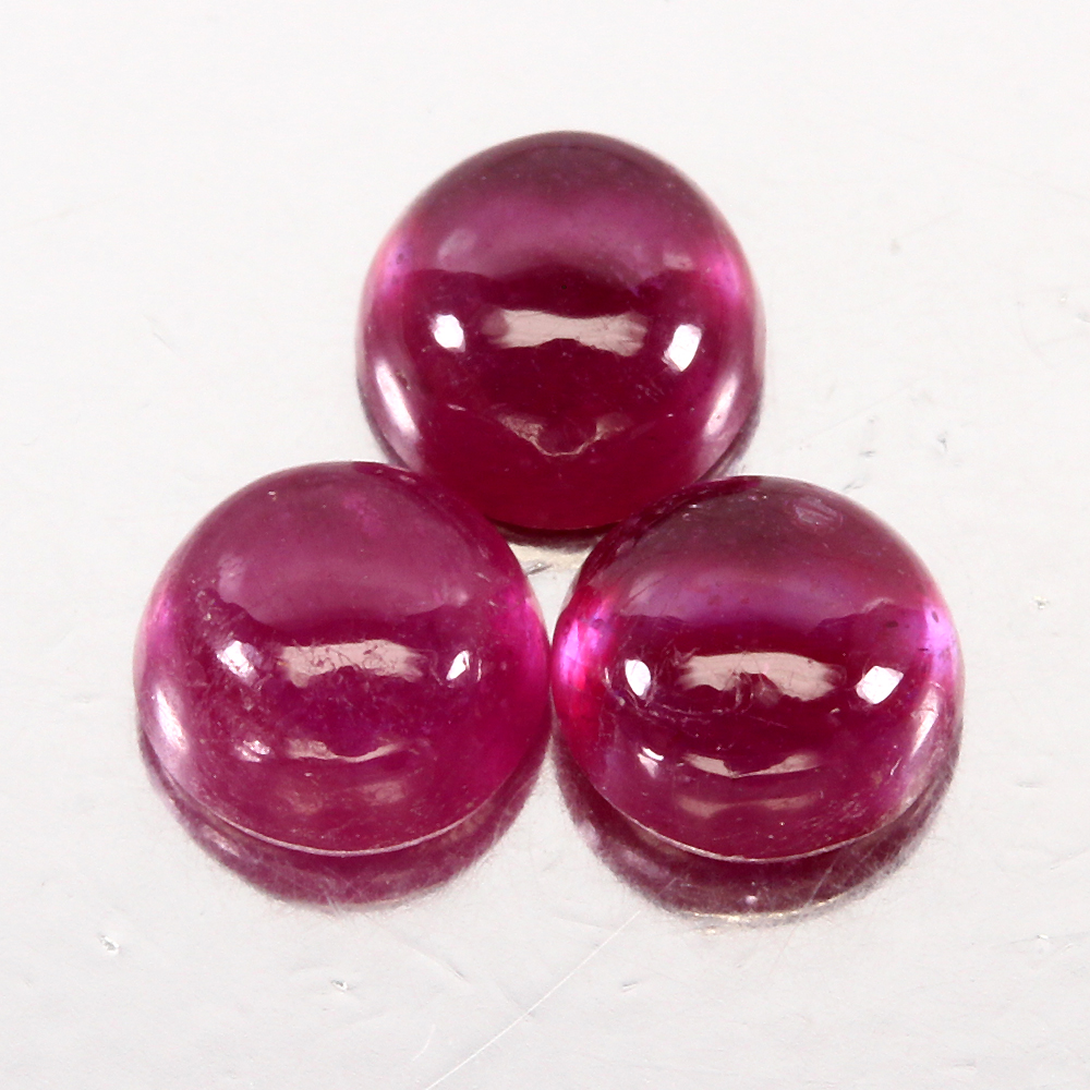 ทับทิมคู่สีแดงชมพูหวาน 3.20 กะรัต 3 ชิ้น 6 มิล