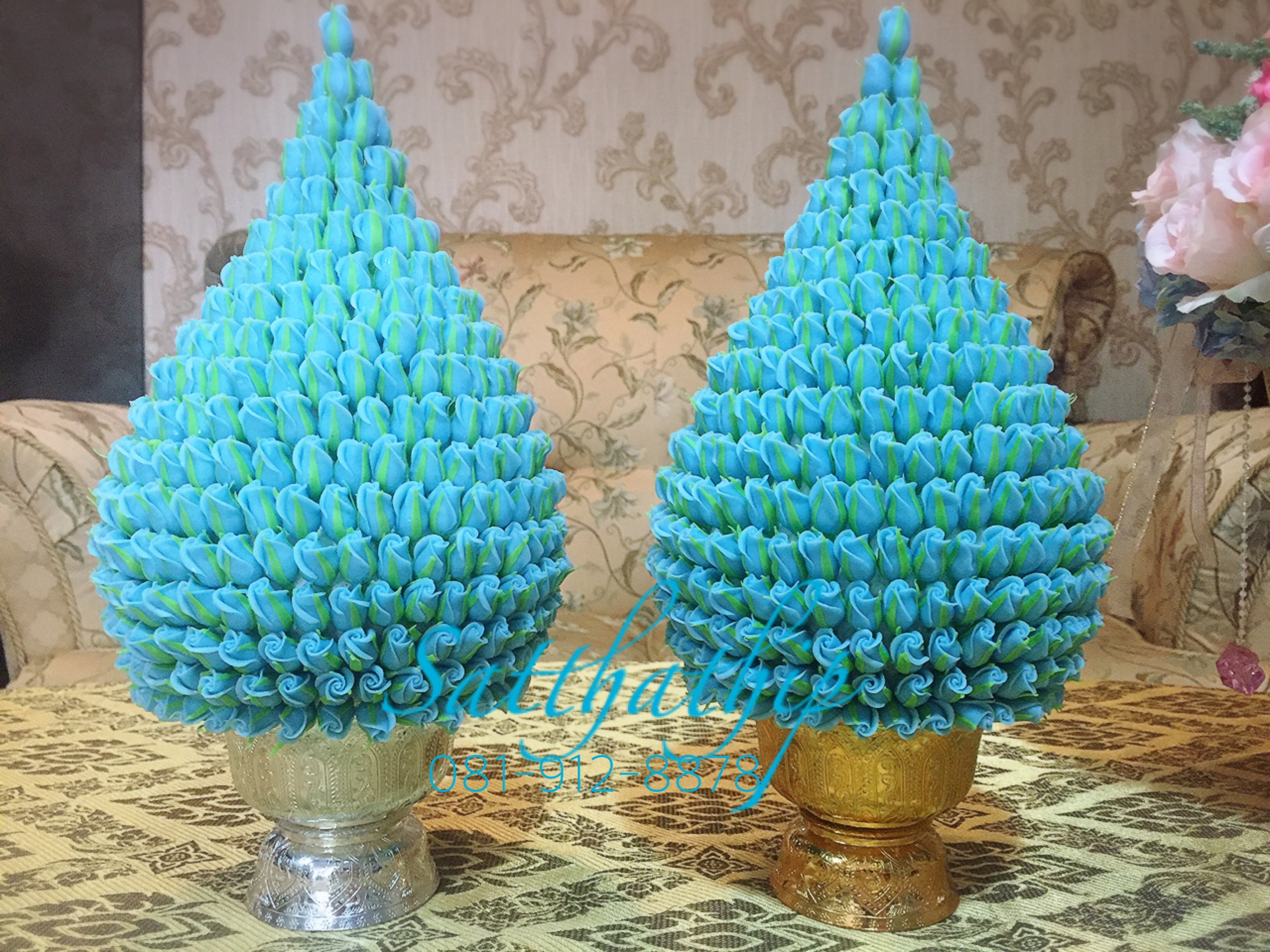 พานพุ่มดอกกุหลาบ ประดิษฐ์จากดิน [8 นิ้ว 4,000 บาท/คู่]