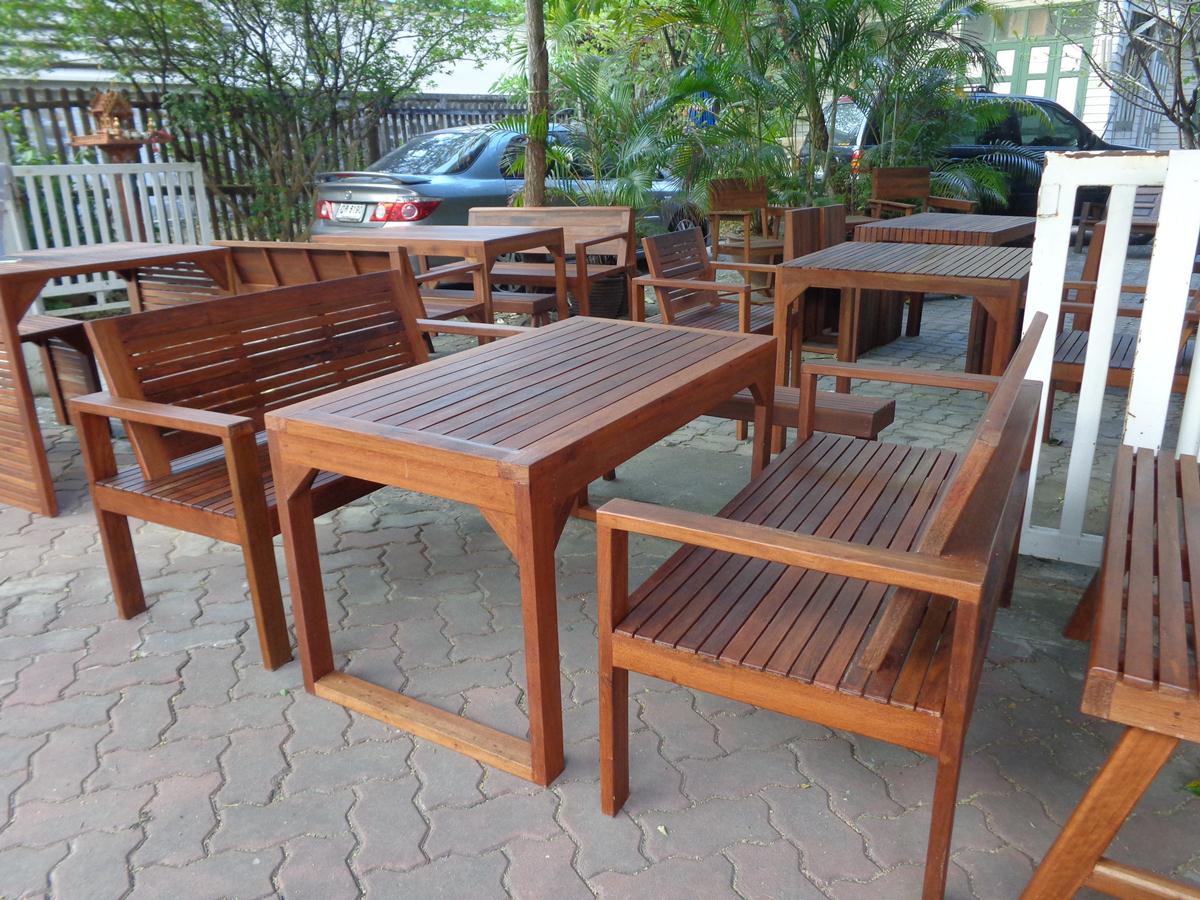 ชุดโต๊ะม้านั่งระแนง นั่งเล่นในสนามหญ้า "บางกอก"