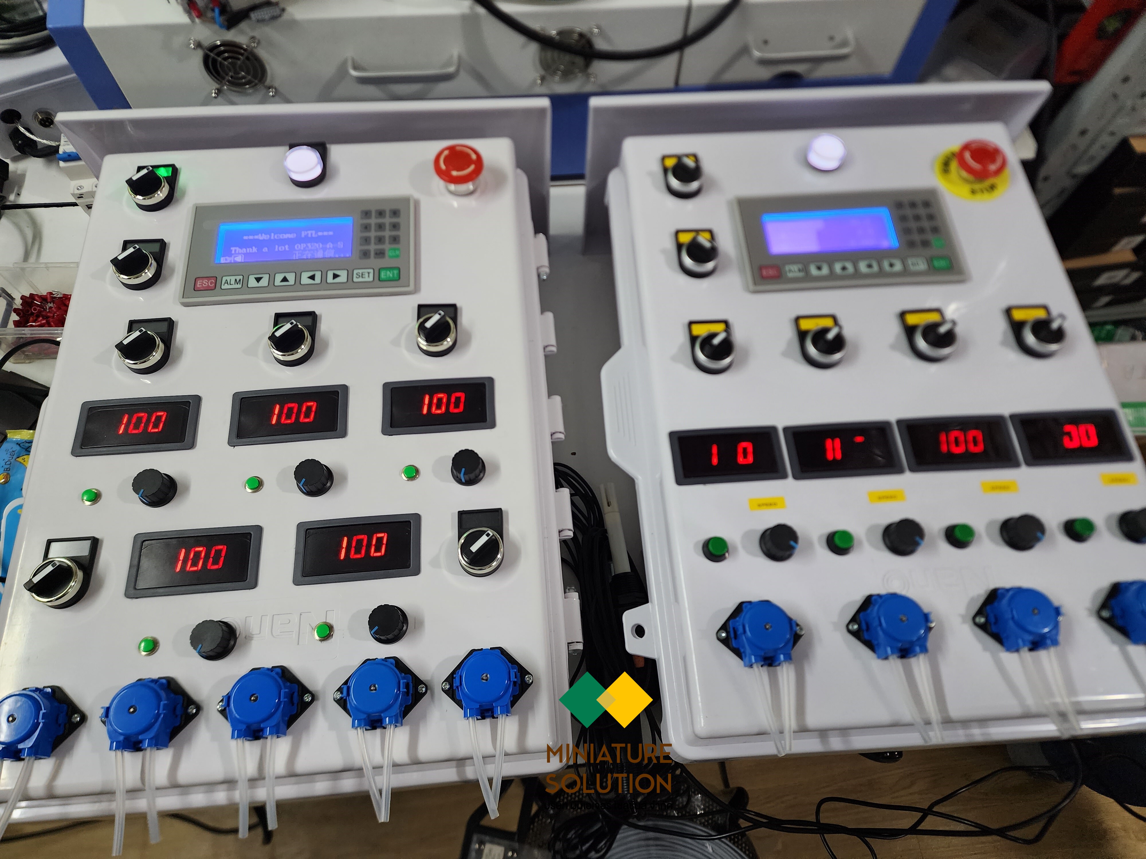 ตู้ระบบควบคุมปุ๋ยปรับค่าสารอาหาร EC ค่าเป็นกรดด่าง PH อัตโนมัติ โดยใช้ PLC Control