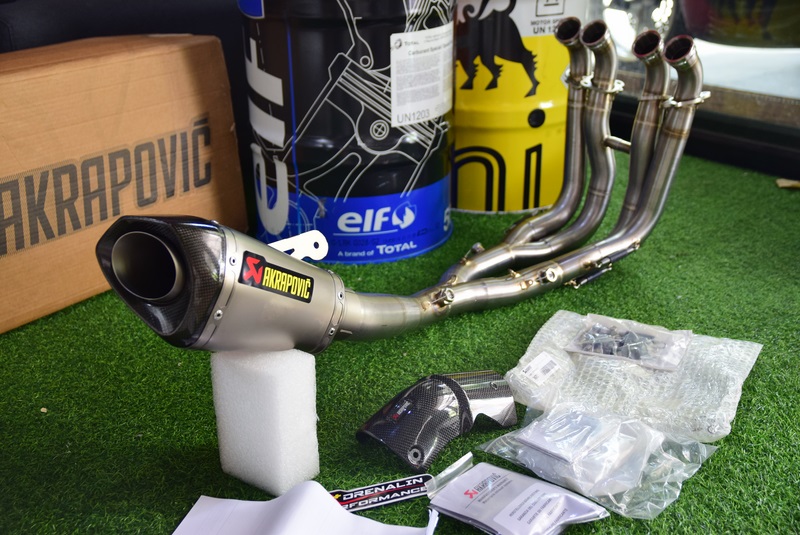 ท่อ Akrapovic Shorty สำหรับ BMW S1000RR 2015+ (For Exhibition only)