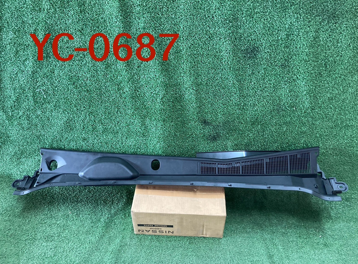 แผงคอจิ้งหรีด Toyota Revo/Fortuner 2015-2024 แท้ศูนย์