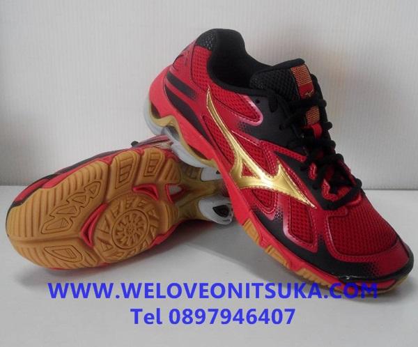 Mizuno Wave Bolt5 สีแดงดำคาดทอง รองเท้ากีฬา Indoor รุ่นยอดนิยมที่นักกีฬาเลือกใช้ สีสวย โดดเด่น ชัดเจน ทรงสวย หนานุ่ม ใส่สบายเท้า V1GA166050