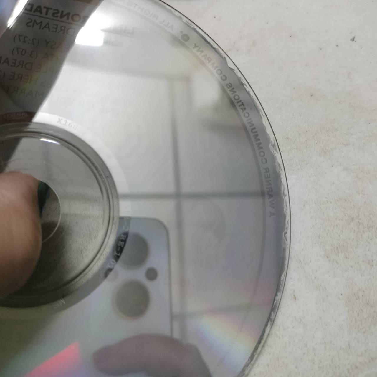 Linda Ronstadt – Simple Dreams / USA / ทะลุขอบ (ไม่โดนเนื้อแผ่น) / แผ่นดี