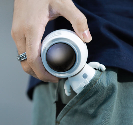 พัดลมพกพา,พัดลมรูปทรงนักบินอวกาศ