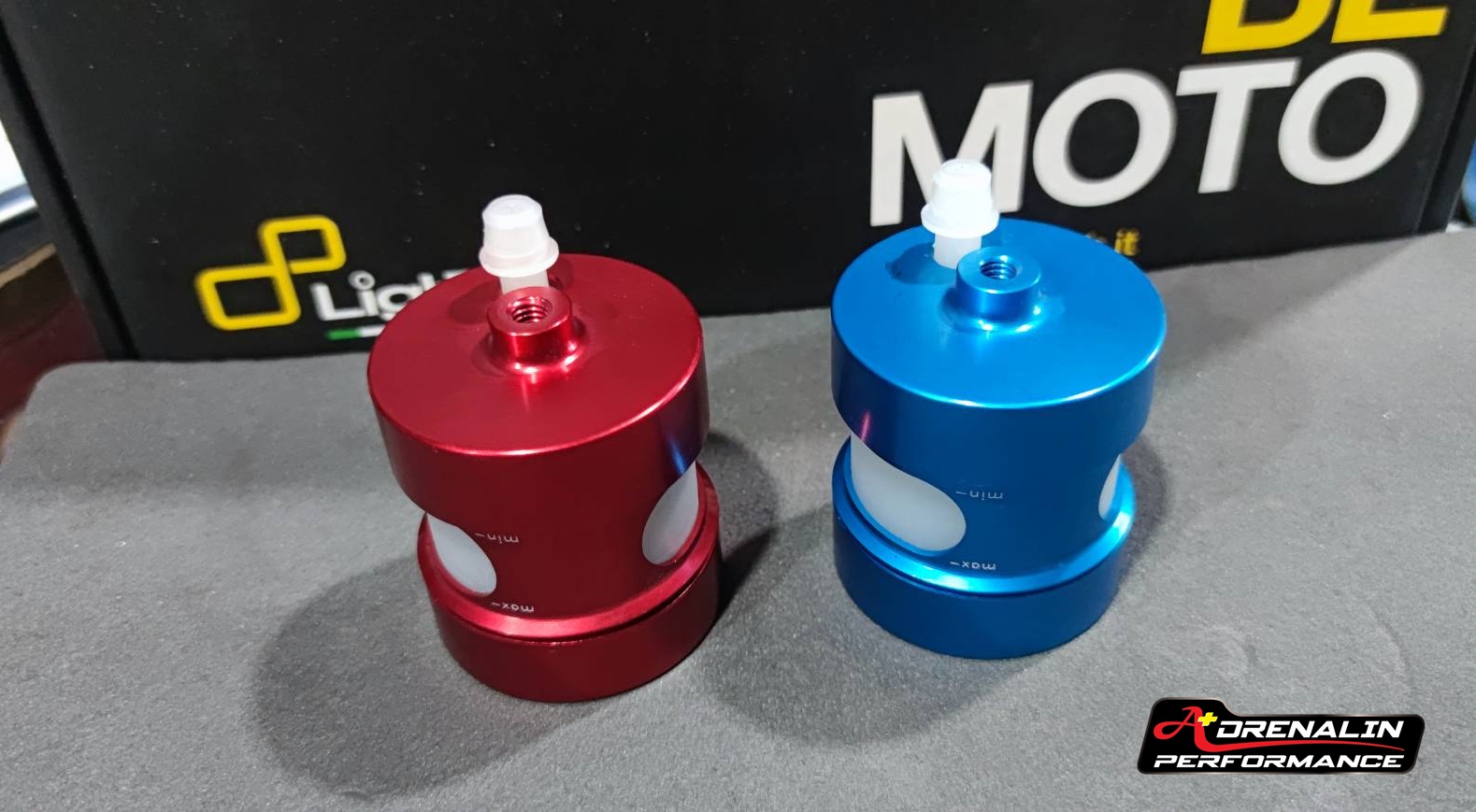 Lightech - กระปุกน้ำมัน และ ขาติดตั้ง สำหรับรถทุกรุ่น มีสี แดง , น้ำเงิน , ดำ