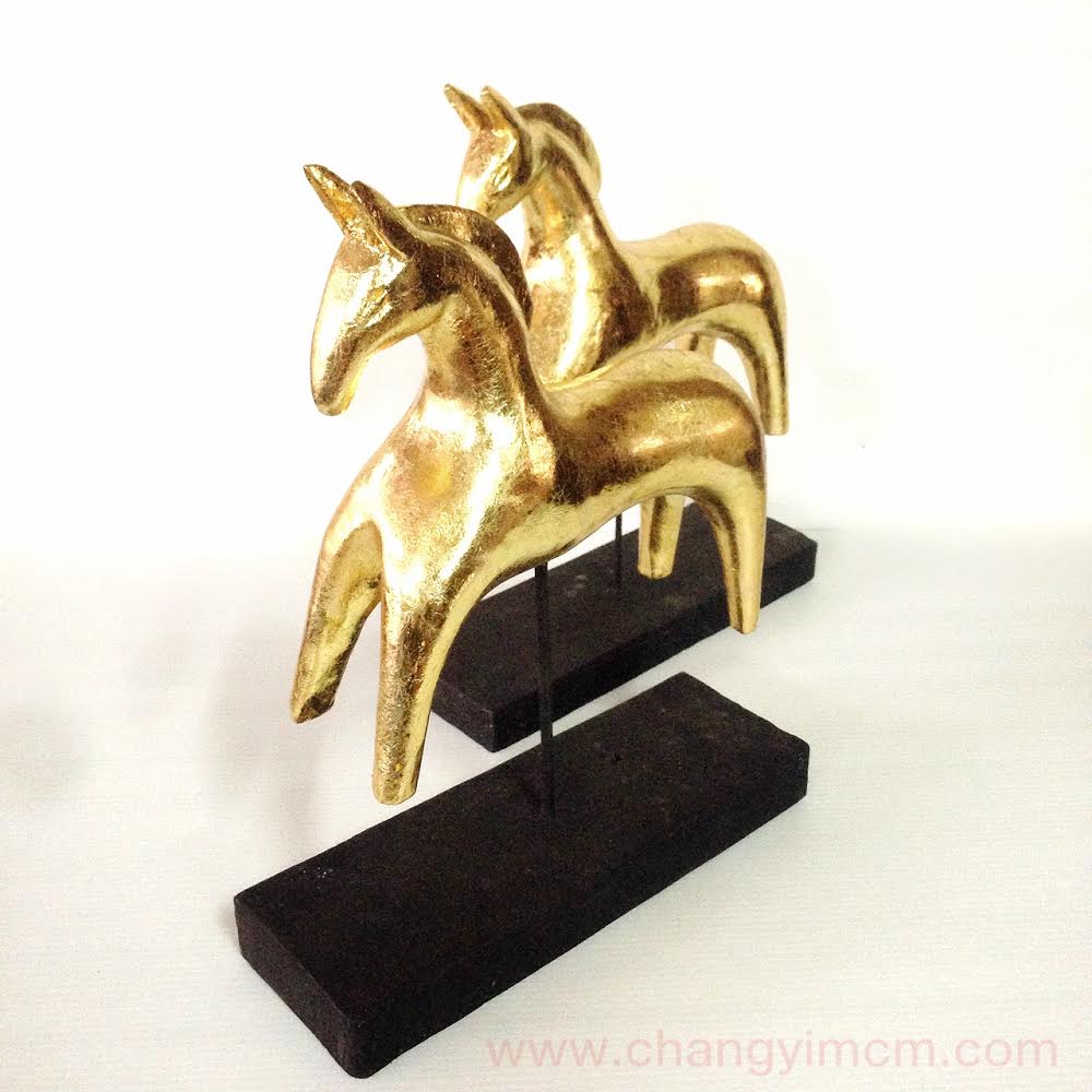 ม้าไม้มงคลนำโชค