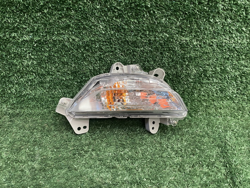 ไฟเลี้ยวหน้า R ของแท้ ใหม่ Mazda Mazda3 2014-2018