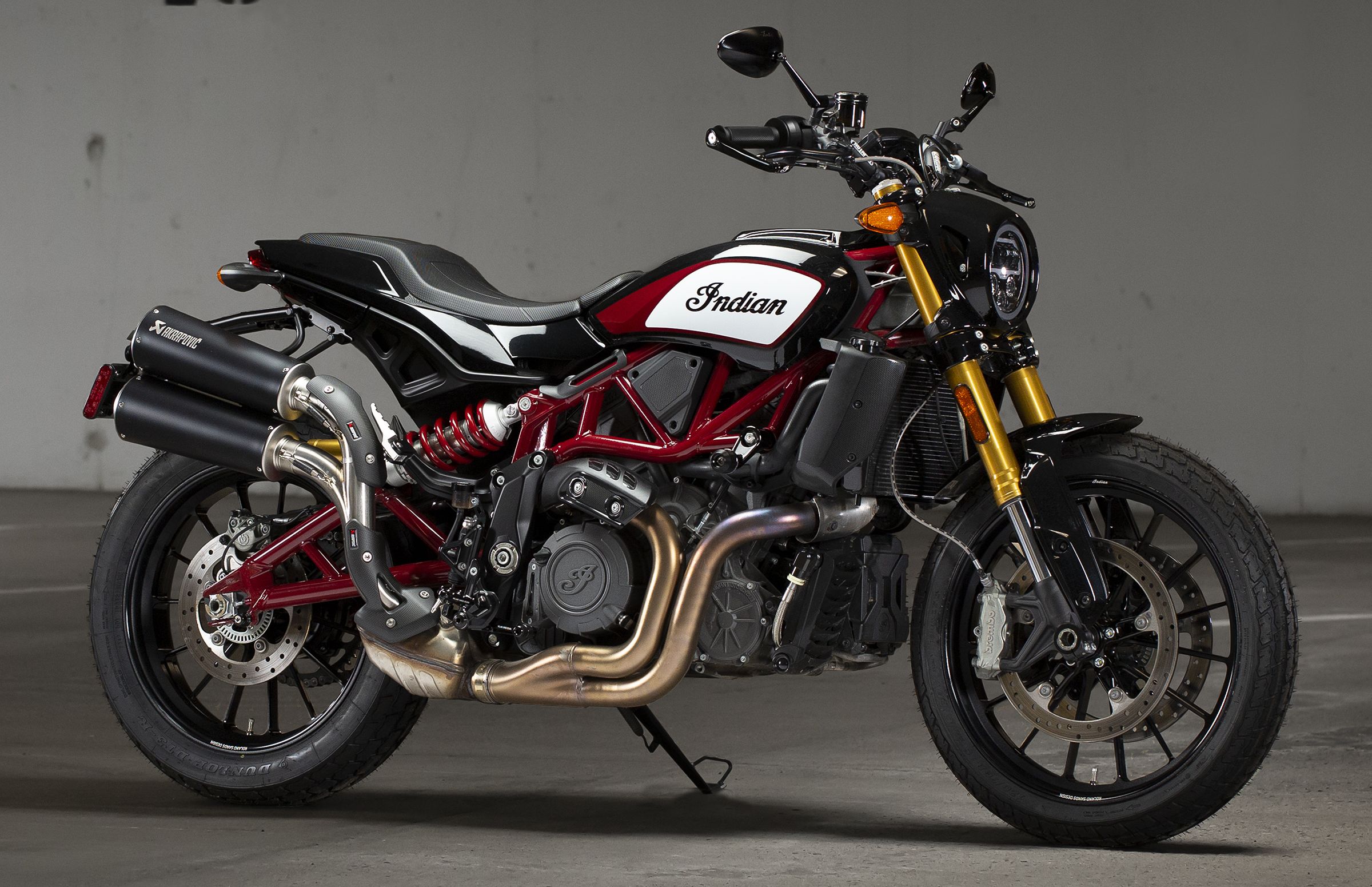 กระจกมองข้าง รุ่น Radial RS จาก Rizoma ราคาข้างละ