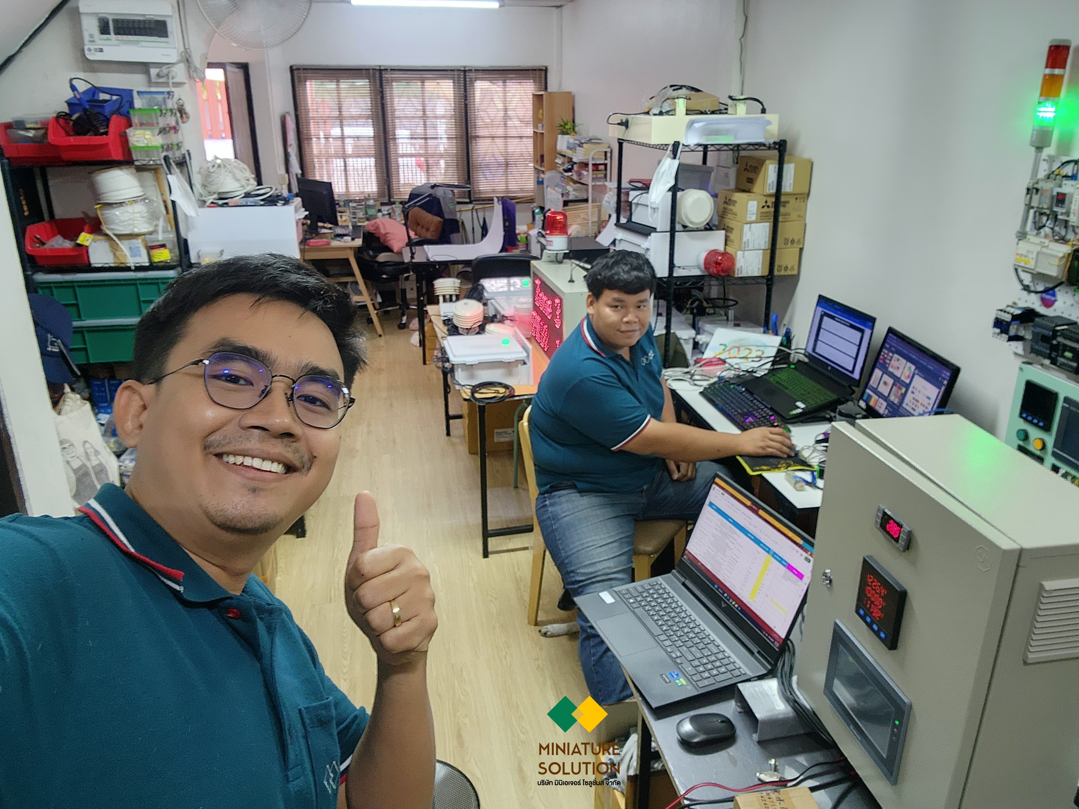 ตู้ควบคุม AHU ระบบทำความเย็นตู้คอนเทนเนอร์ วัดอุณหภูมิ ความชื้น วัดการใช้พลังงานไฟฟ้าเพื่อลดค่าไฟ