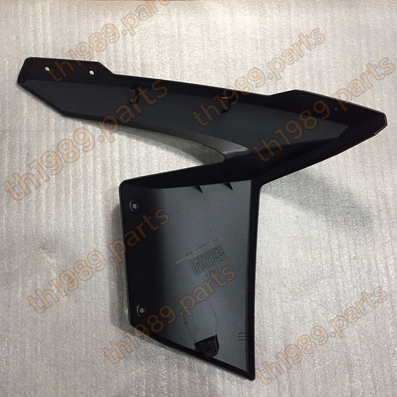 1GS-F835U-00-P2 แฟริ่งซ้ายสีดำด้าน TTX อะไหล่แท้ YAMAHA