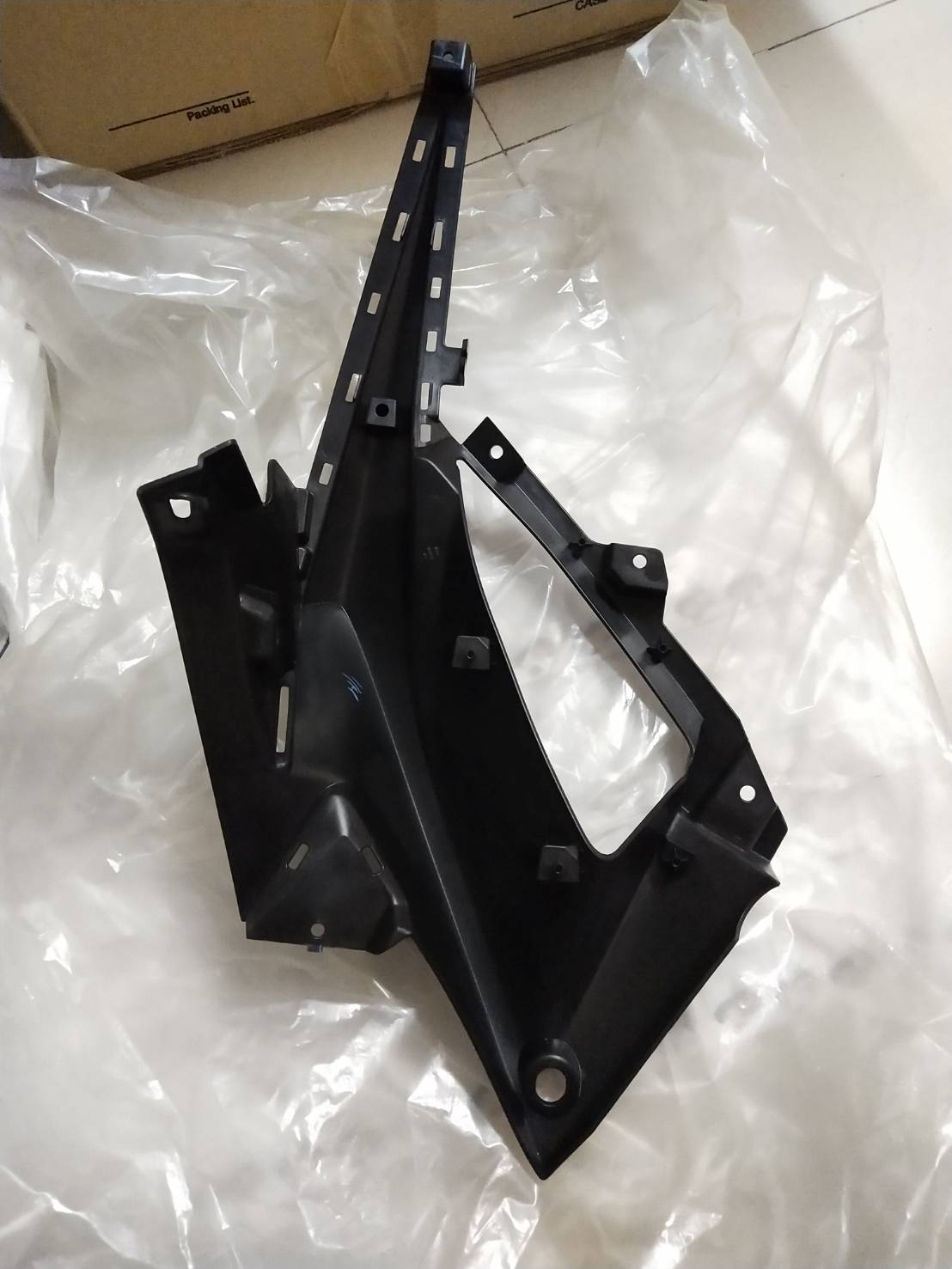 BK6-F117V-00 หน้ากากแฟริ่งข้างซ้าย L R15 ALL NEW 2017-2020 อะไหล่แท้ YAMAHA