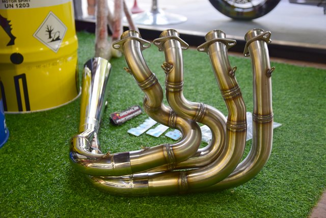 ท่อฟูล Brock\'s รุ่น sidewinder แบบออกข้างสไตล์ Drag bike สำหรับ Haya 08-19 (For Exhibition only)