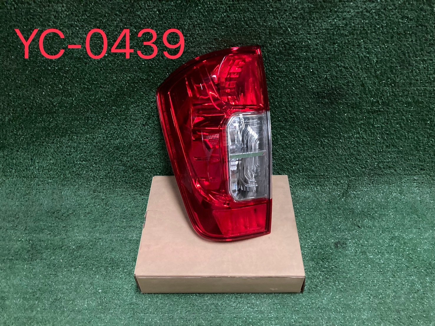 ไฟท้าย L Nissan Navara 2014+ แท้ศูนย์