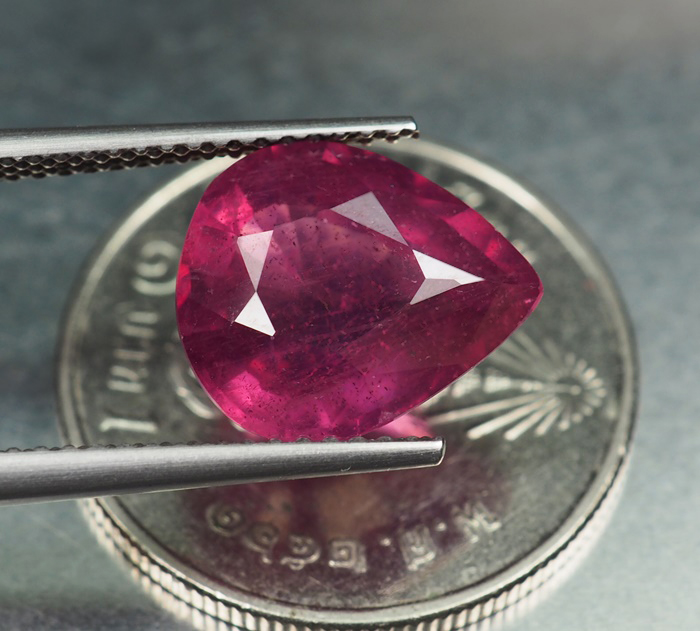 พลอยทับทิม (Ruby) 4.65กะรัตสีแดงม่วง