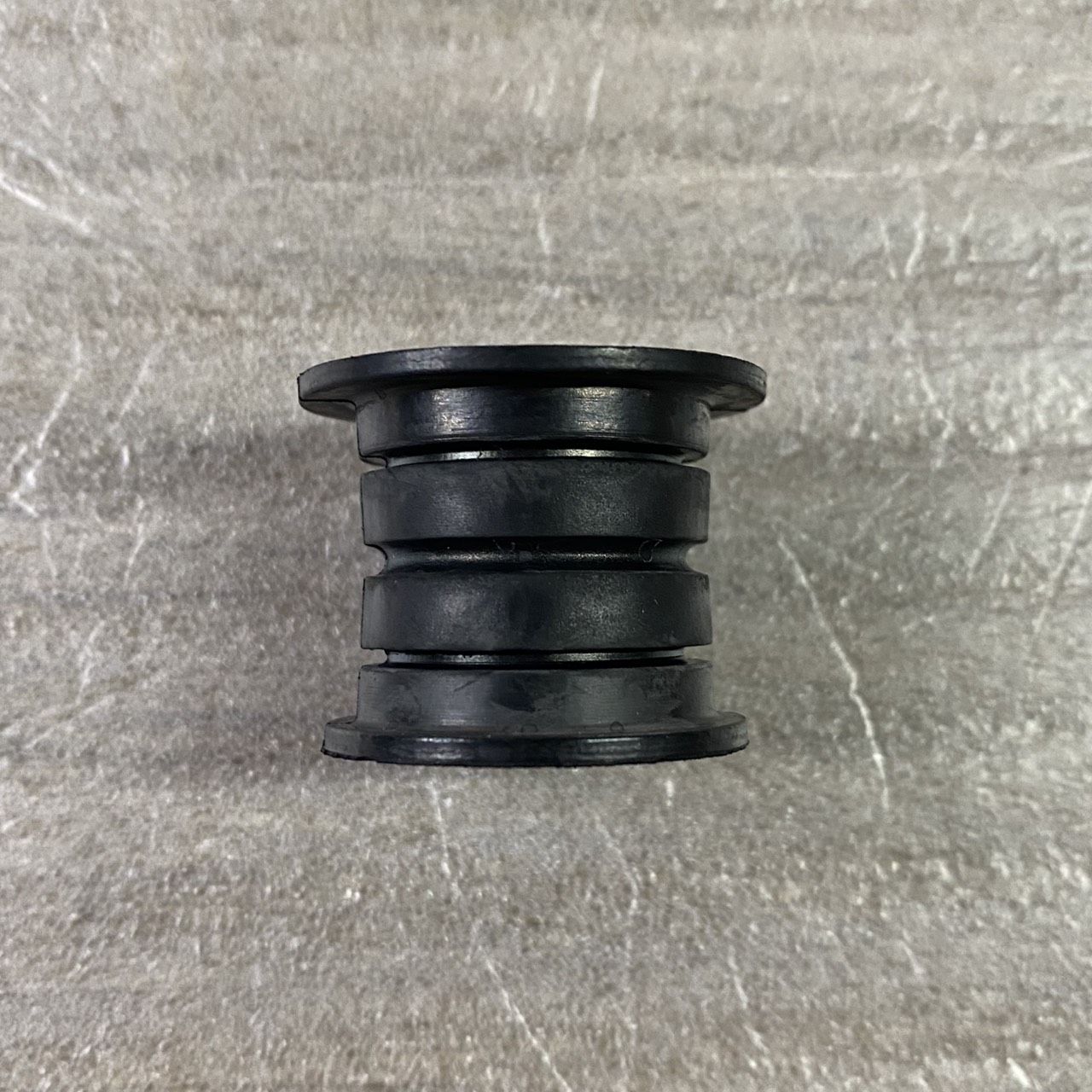 ลูกยางพักเท้า สำหรับรุ่น SPARK,SPARK135 อะไหล่แท้ YAMAHA 5TN-F7424-00