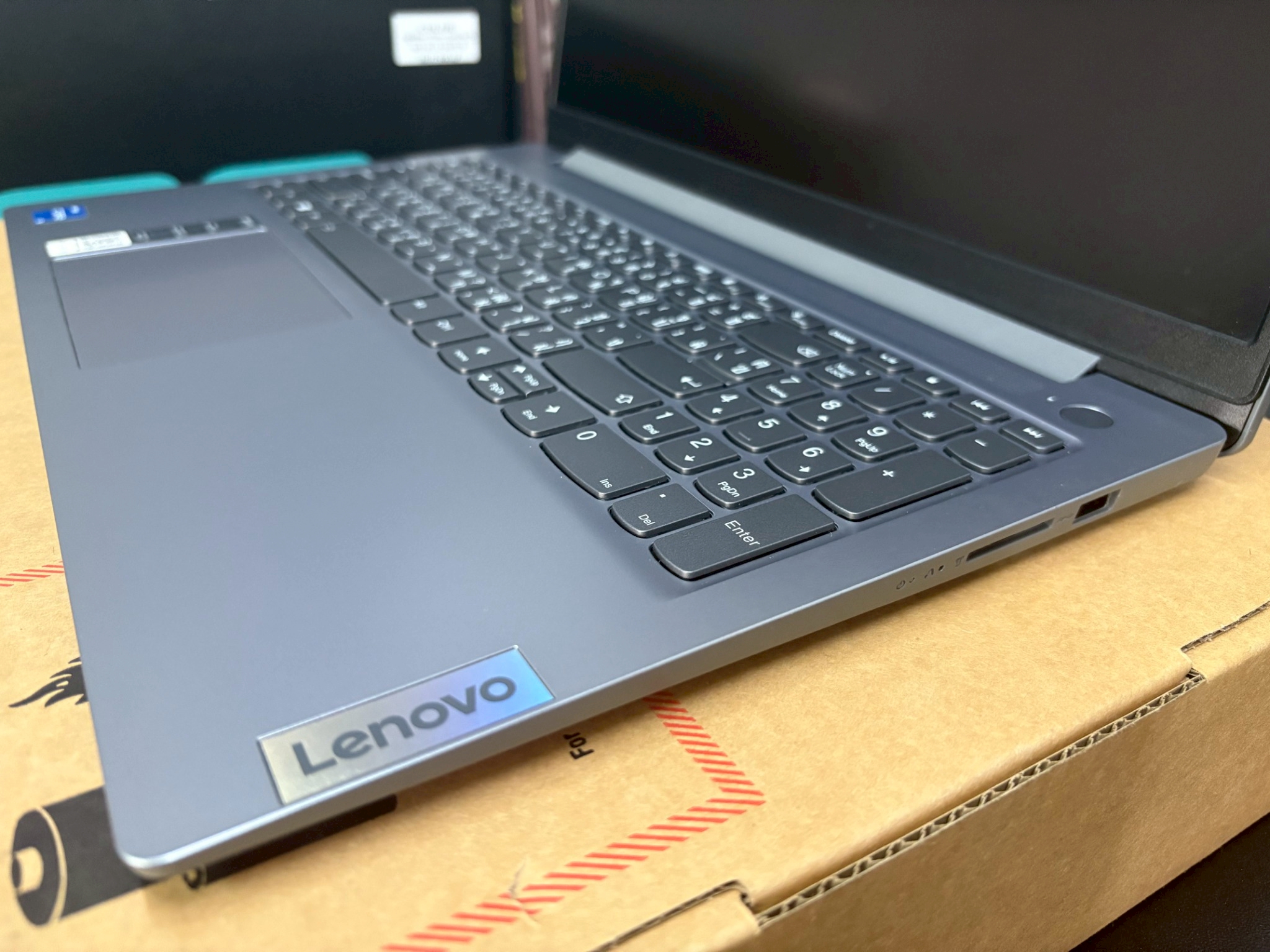 LENOVO IDEAPAD SLIM 3 15IRH8-83EM0009TA (ARCTIC GREY)