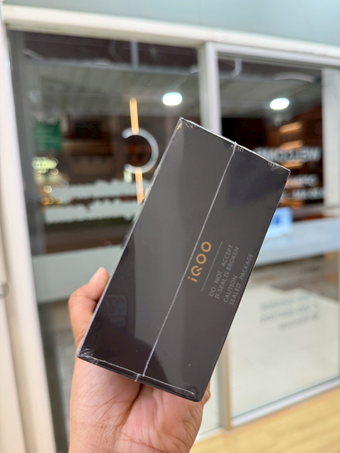 Vivo iQOO 13 (12+256GB) Alpha Black (5G)