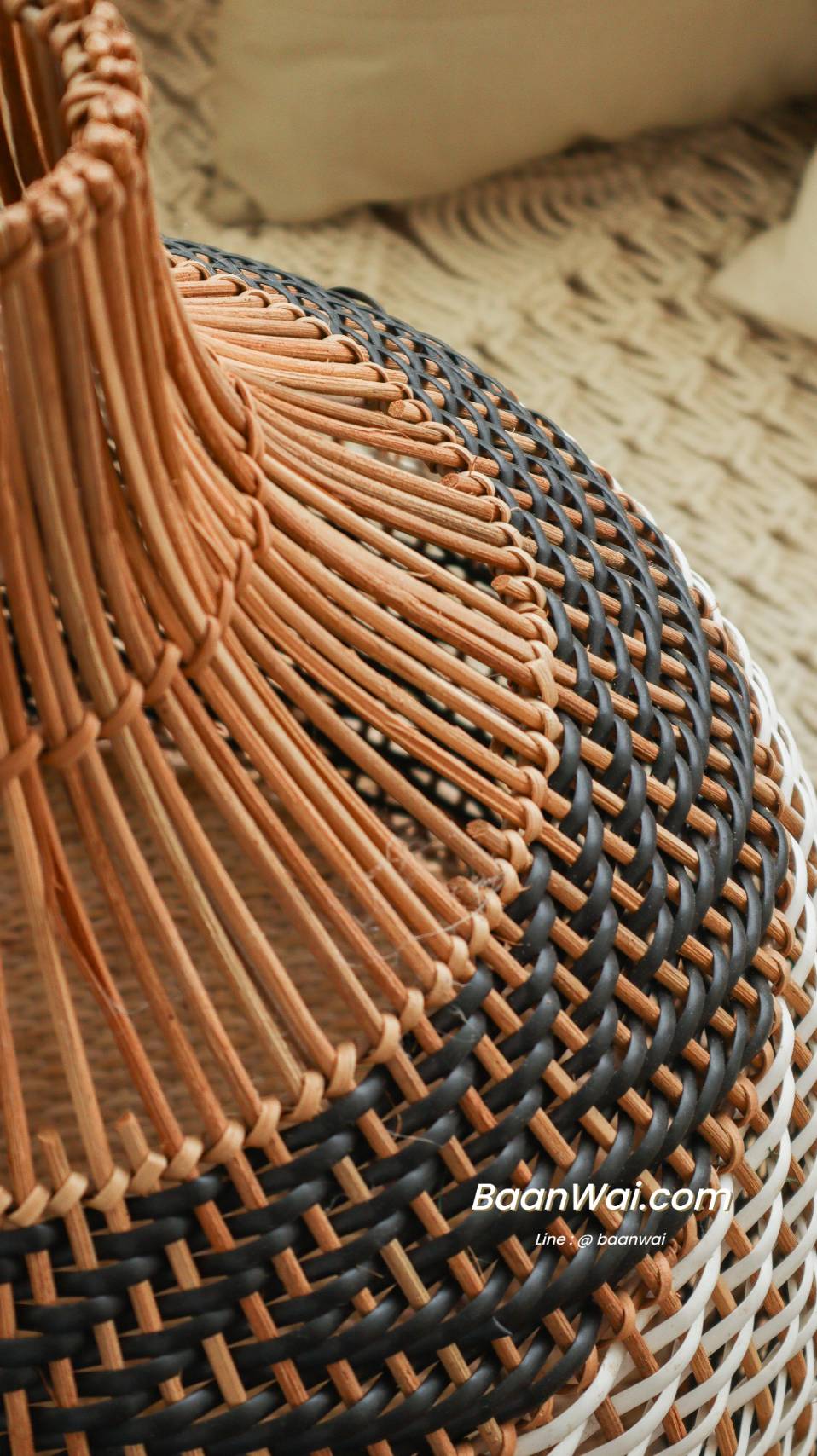 โคมไฟหวาย ทรงน้ำเต้า สานตกแต่งหวายเทียม สีทูโทน ขนาด 40 * 45 cm