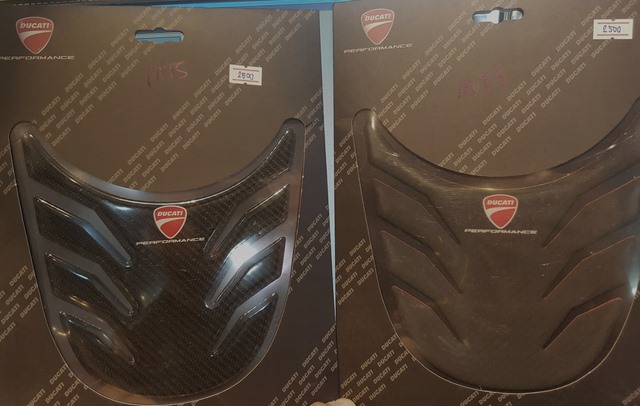 กันรอยถังคาร์บอน Ducati Performance สำหรับ Multi strada \'13+