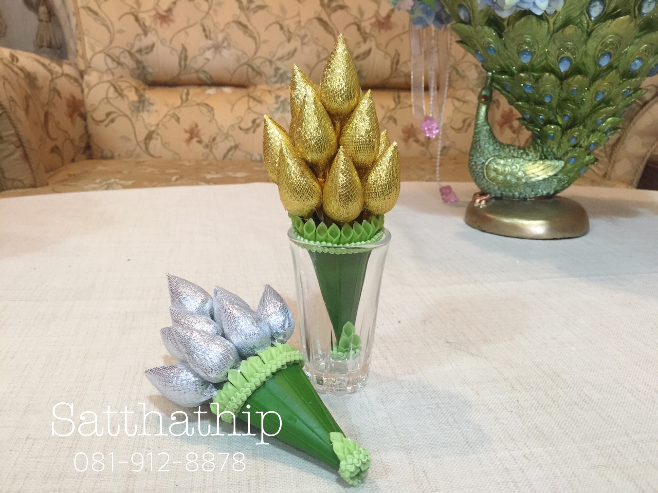 กรวยดอกบัวเงินและทอง ประดิษฐ์จากผ้า - Lotus Flower