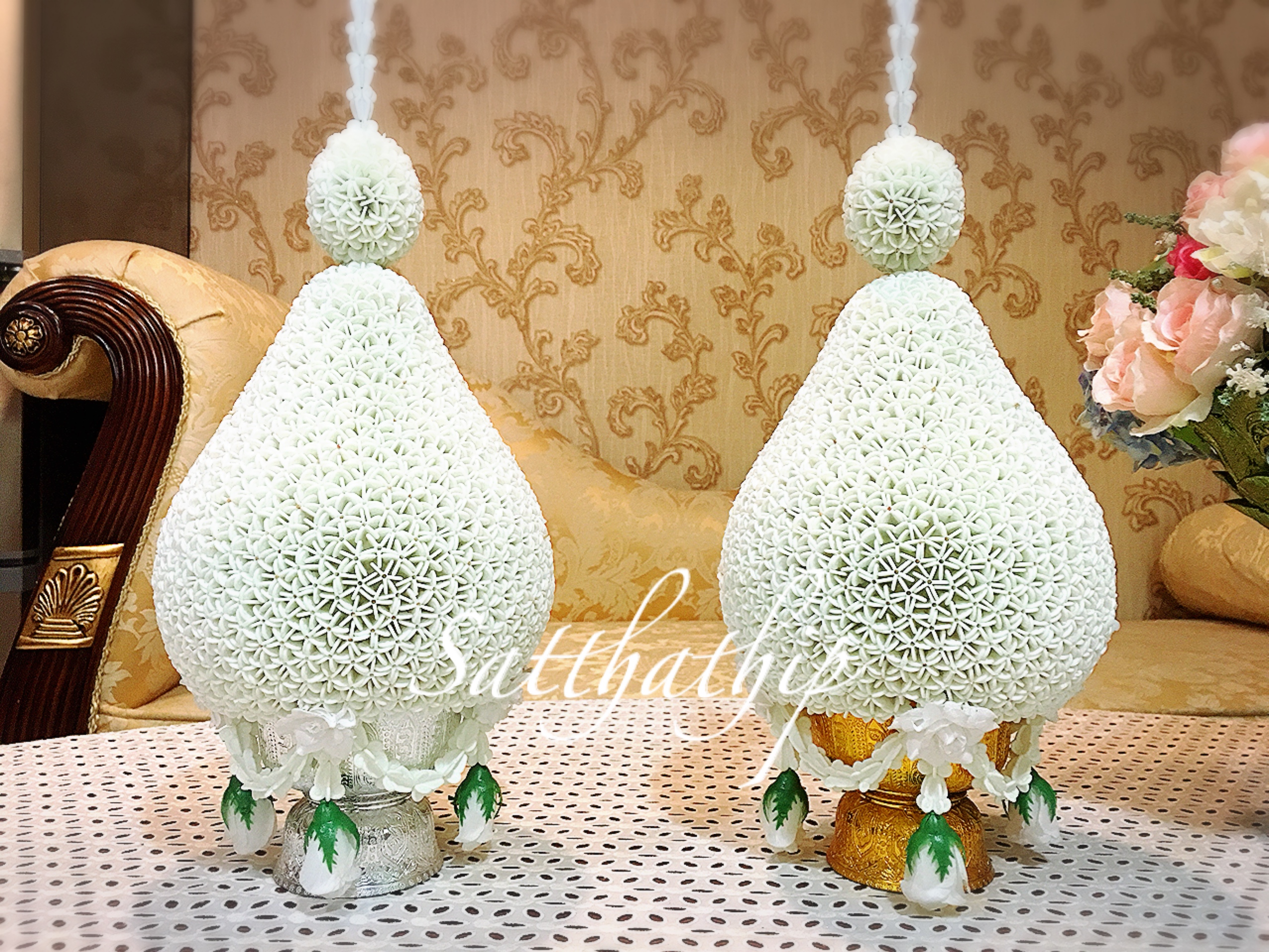 พานพุ่ม - พานพุ่มสักการะ - พานพุ่มดอกรัก - พานพุ่มดอกรักประดิษฐ์ (พลาสติก) - พานพุ่มสีขาว - Panpum