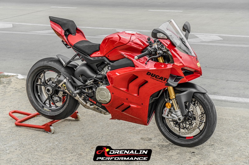 ท่อ Arrow สลิปออน สำหรับ Panigale V4 2018+ ท่อรุ่นล่าสุด ปลายไทเท คอแสตนเลส (For Exhibition only)