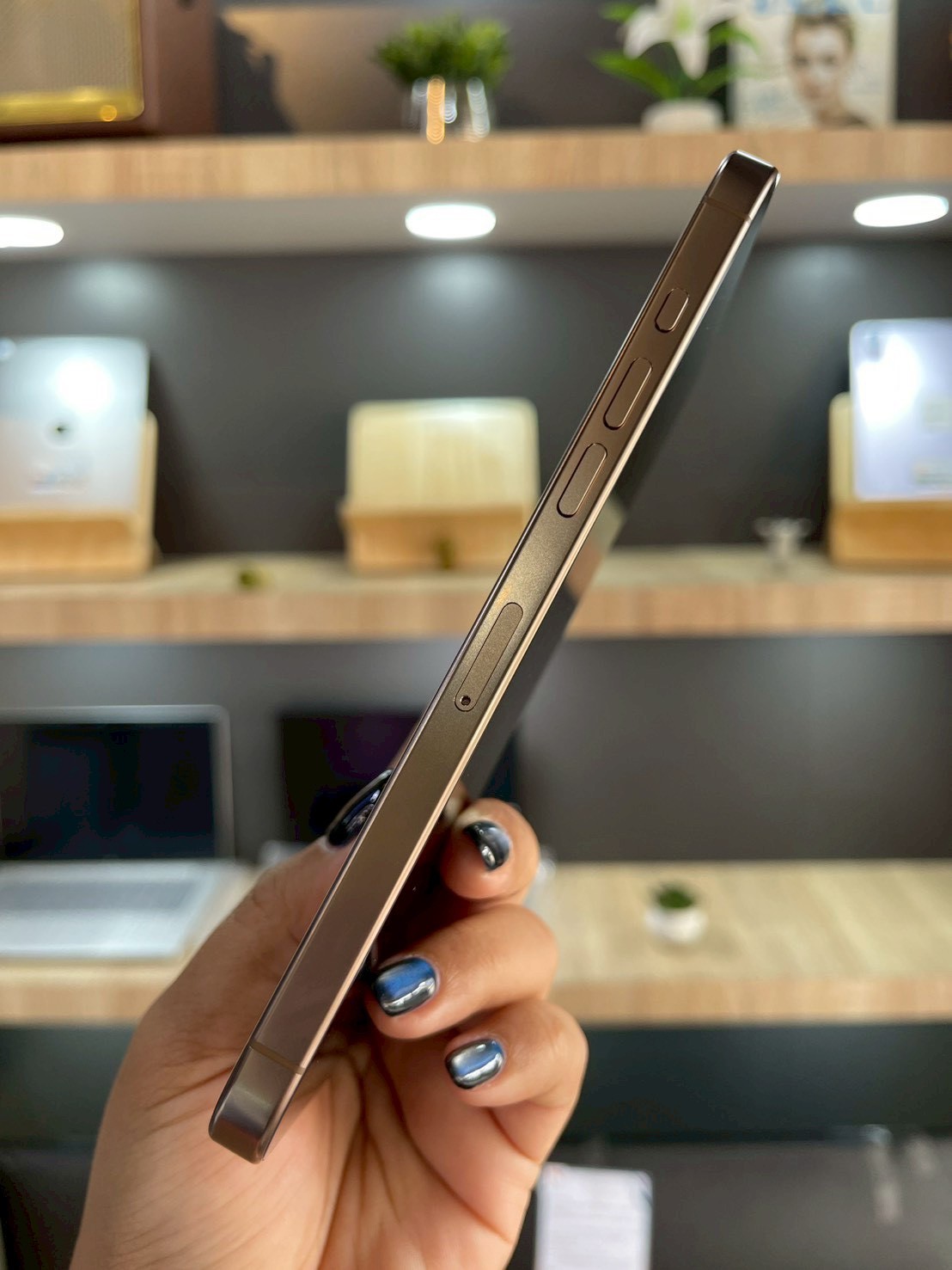 iPhone 16 Pro Max 1TB Desert Titanium