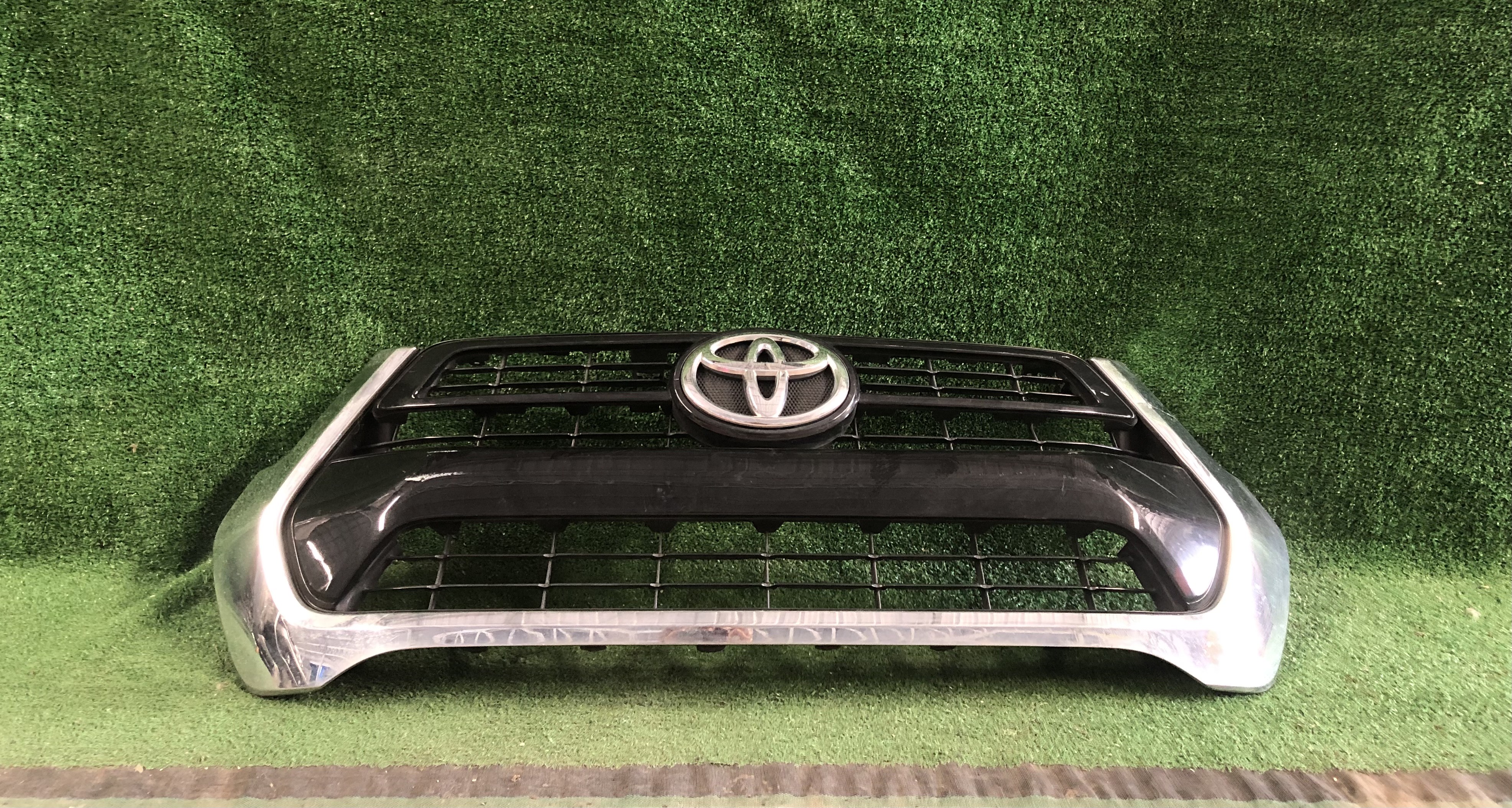 หน้ากระจัง Toyota Revo 2019-21