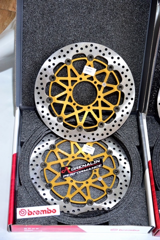 จานเบรคหน้า brembo HP supersport สำหรับ S1000RR 20+