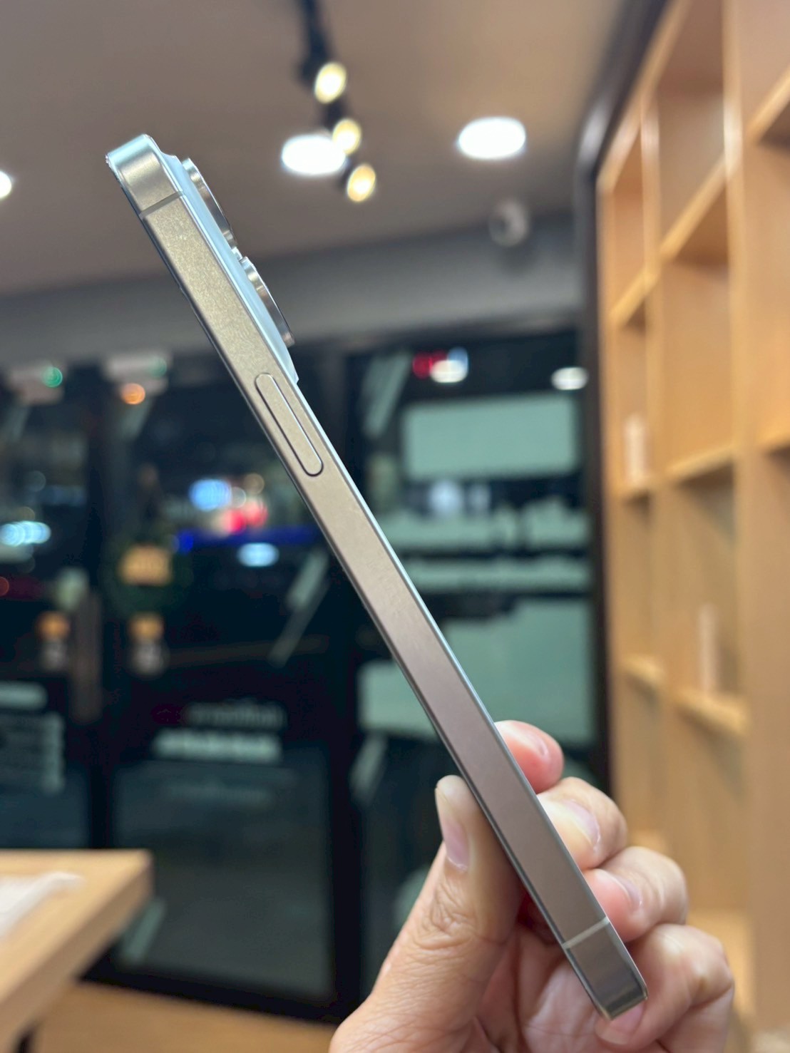 iPhone 15 Pro Max 256GB White Titanium