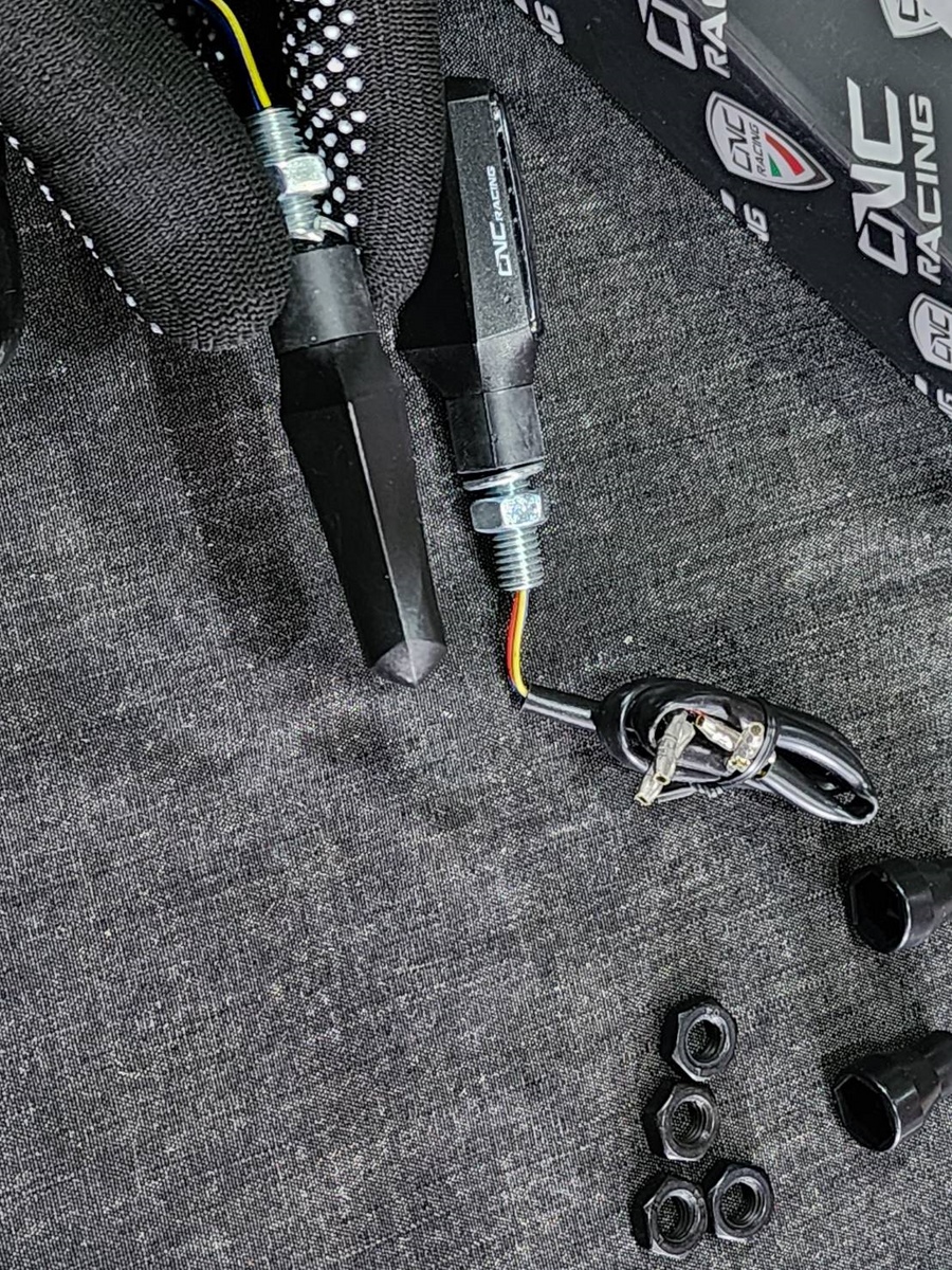 ไฟเลี้ยว CNC racing รุ่น Booster สำหรับ scrambler ไฟระบบ LED สว่าง ไม่ร้อน ราคา/คู่