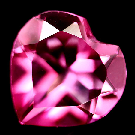 พลอยโทแพซสีชมู (Pink Topaz) 1.20 กะรัตทรงหัวใจ