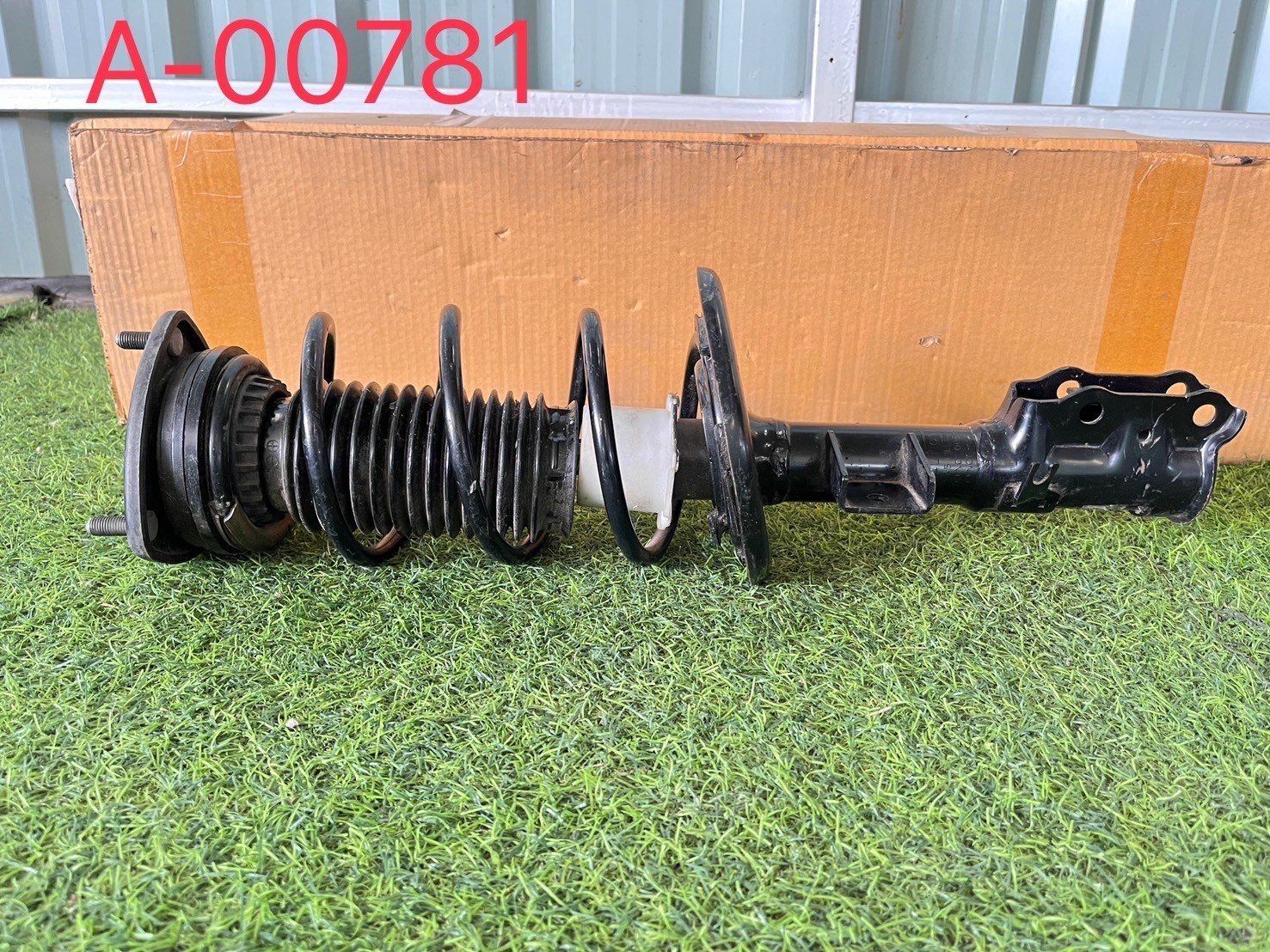 โช๊คอัพหน้า R Mazda 2 Skyactiv