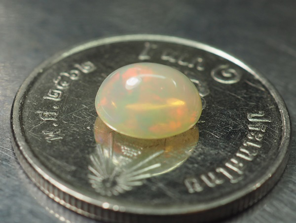 โอปอลหลากสี (Multi Opal) 0.96 กะรัต