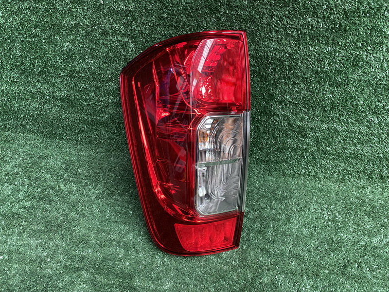 ไฟท้าย L Nissan Navara NP300 2014-2019
