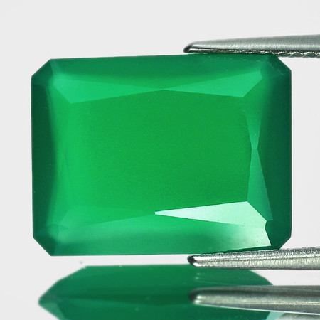 คาลซิโดนีสีเขียว (Green Chalcedony) 7.10 กะรัตเจียร 2 ด้าน