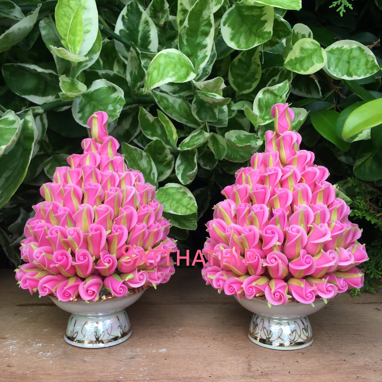 พานพุ่มดอกกุหลาบ ประดิษฐ์จากดิน [4 นิ้ว 1,200 บาท/คู่]