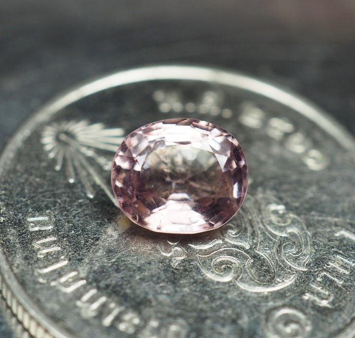 พลอยสปิเนล (Purple Spinel ) 0.85 กะรัตสีม่วง