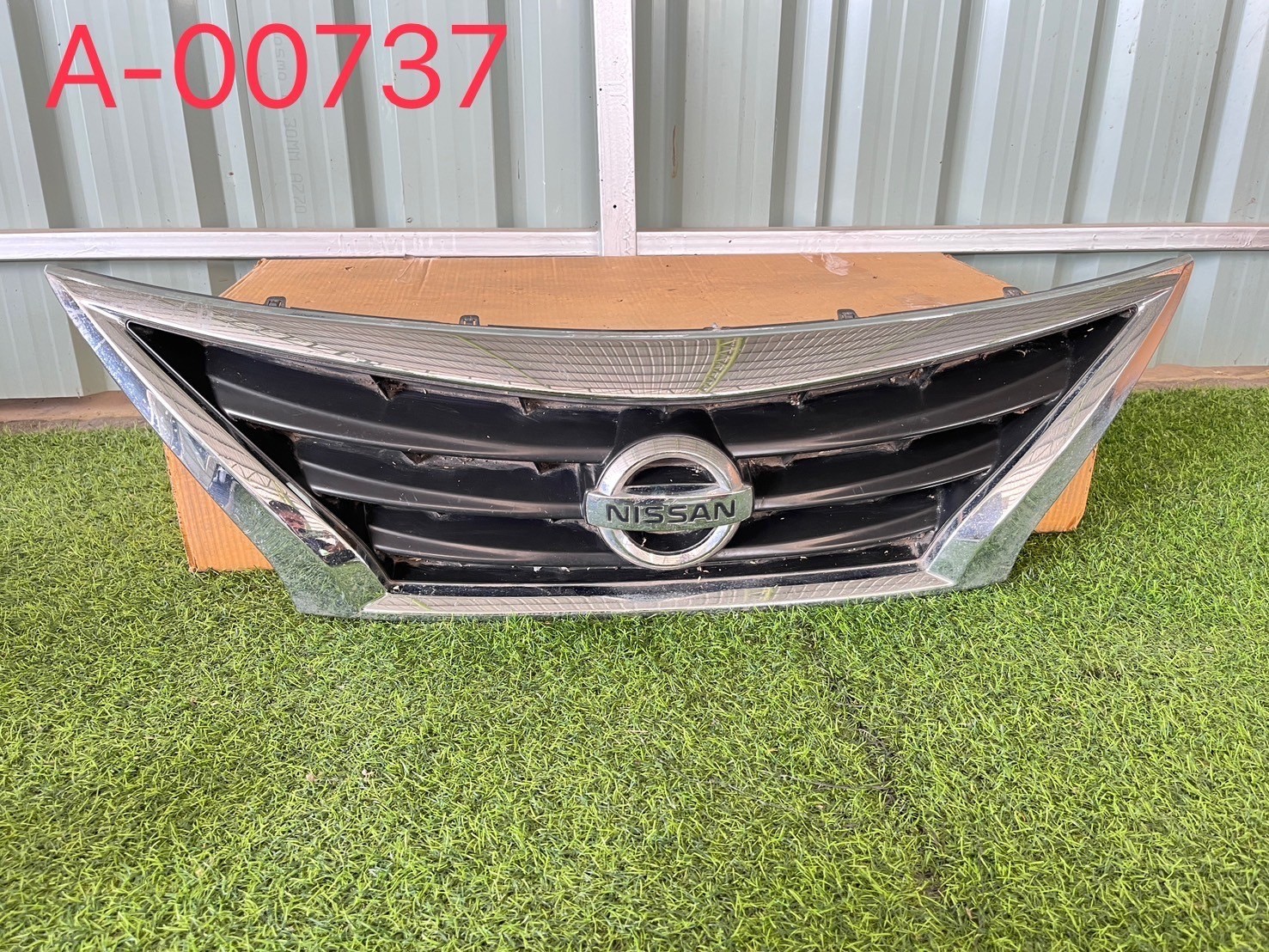 หน้ากระจัง Nissan Almera 2011-14